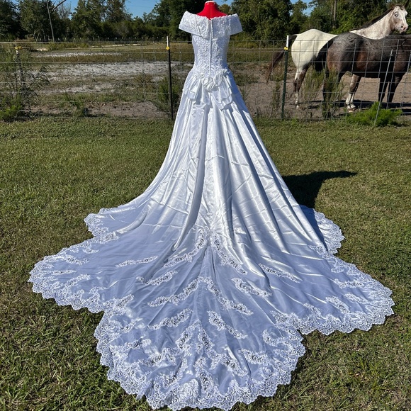 VINTAGE 1990s Mori Lee Wedding Dress Beaded Pearl Off Shoulder Bow 9' Train - S - Picture 4 of 16